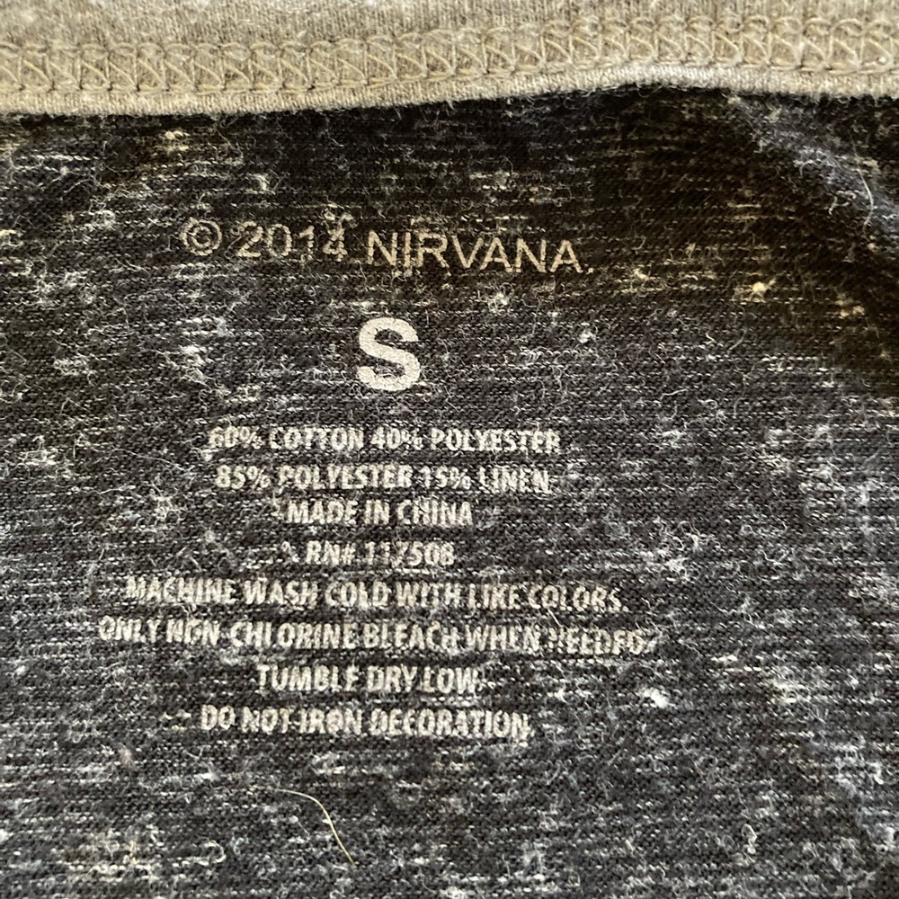 Nirvana Graphic Band T-shirt, raglan 3/4 sleeve, women’s size small - Picture 4 of 4